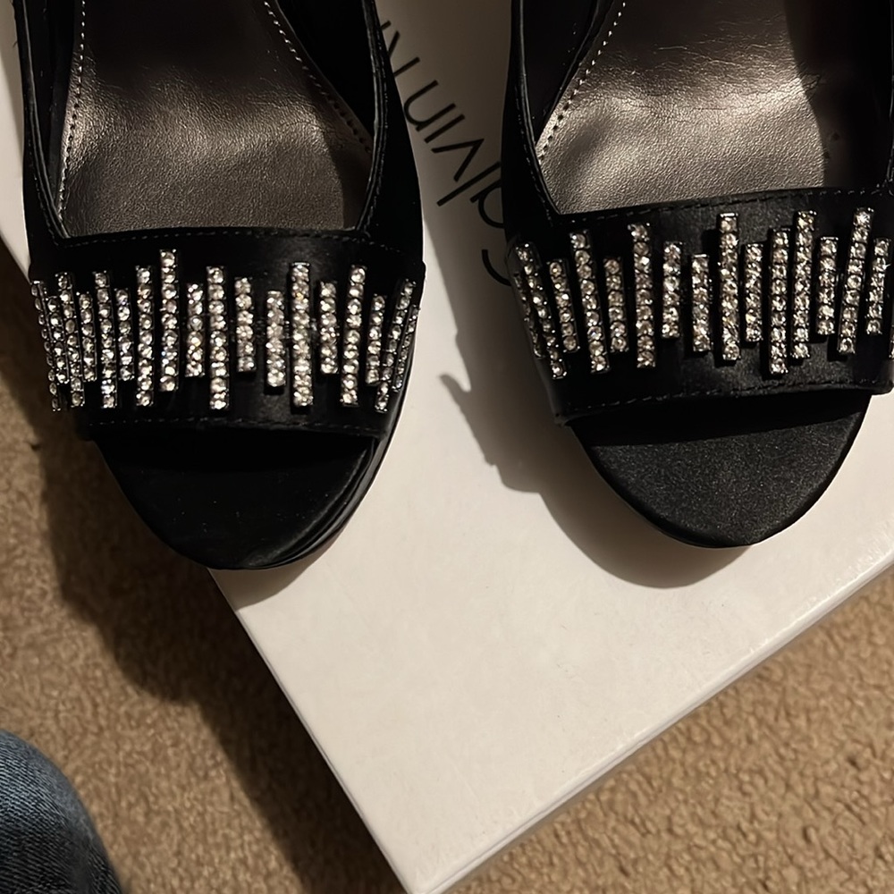 Calvin Klein Cara Black Satin Evening Pumps w/Rhinestone Decor. Size 9M. - Picture 3 of 6